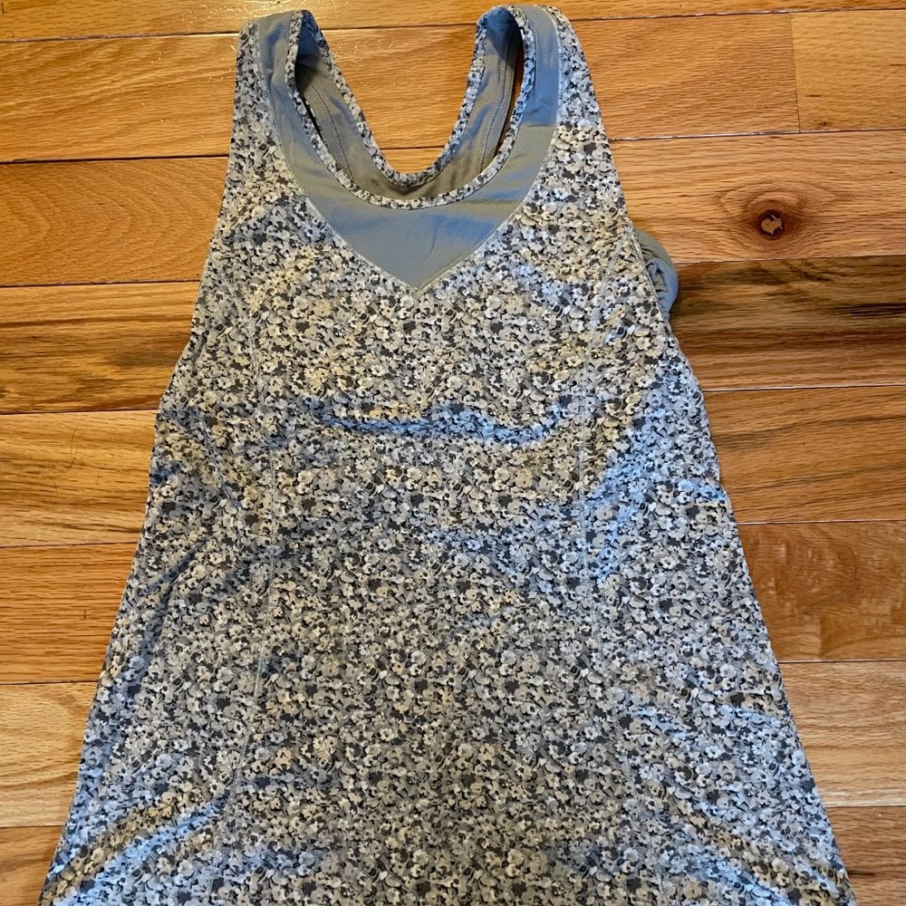 Lululemon Tone It Tank, Size 6